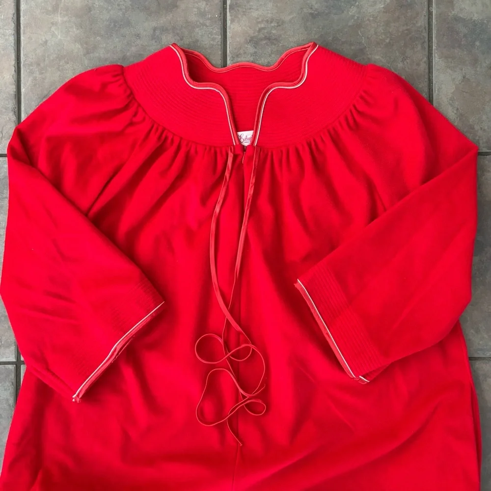Vtg Retro Evelyn Pearson Womens Long Red Robe Housecoat‎ Scalloped Edge Neck L
